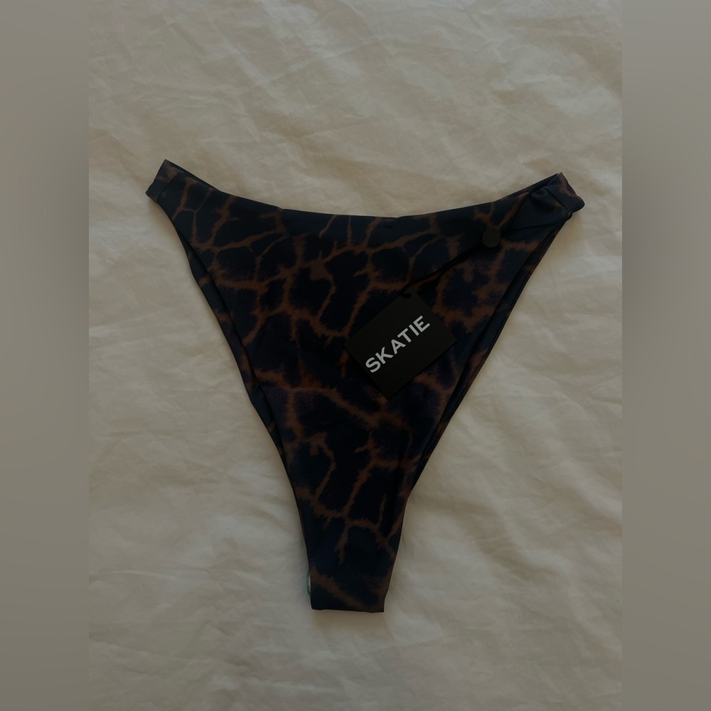 Skatie Kelly Bottom Rafa Medium NWT - Picture 3 of 6